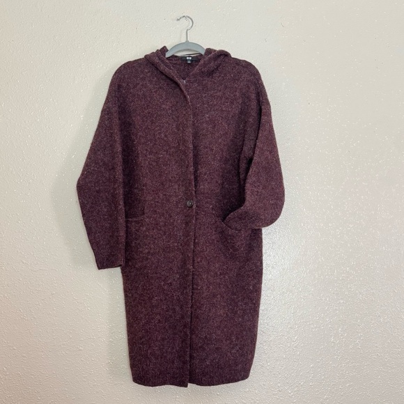 Uniqlo 100% Wool Hooded Burgundy Coat Minimalist Timeless Chic Winter Staple - Picture 2 of 6